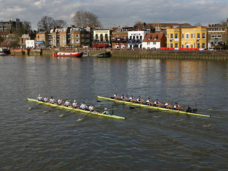 Boat Race – соревнование по гребле между командами Оксфорда и Кембриджа