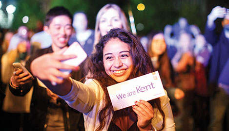 Счастливые студенты University of Kent